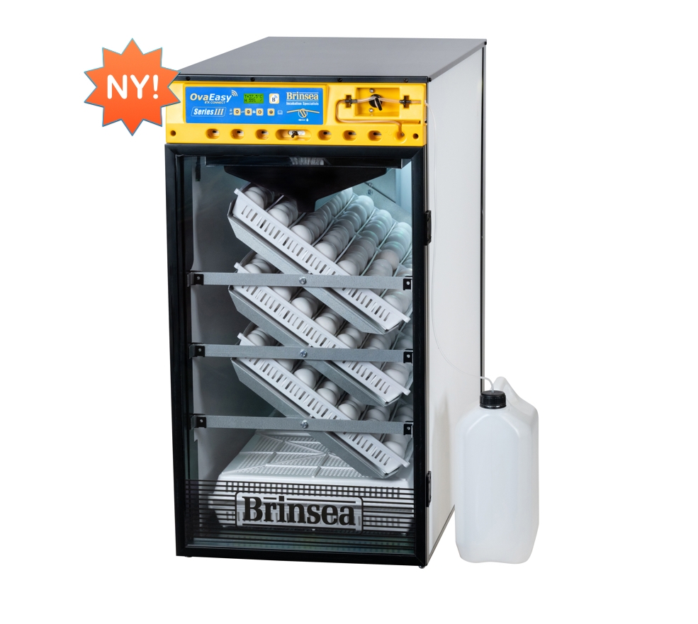 Brinsea OvaEasy 380 EX Connect Series III er en fleksibel rugemaskin med høy ytelse som kombinerer brukervennlighet med helautomatisk fuktighetskontroll. Connect-modellen integreres med Brinsea,s Connect iOS/Android-app, noe som gir ekstra funksjonalitet.